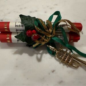Vtg Christmas Music Sheet & Trumpet Musical Ornament Ferns Made in Taiwan